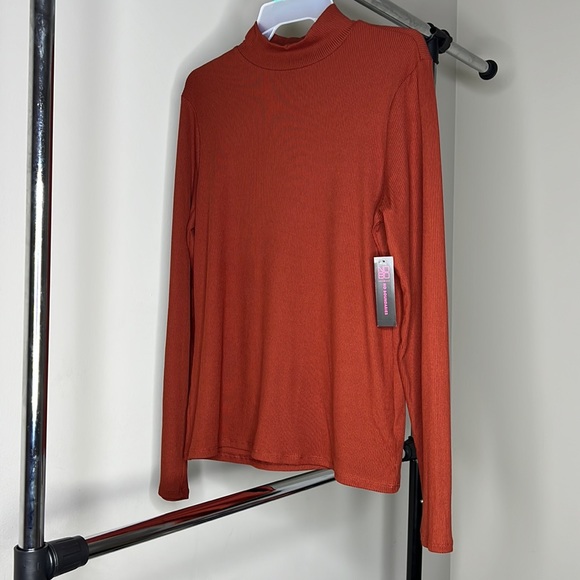 Fitted Turtle Neck - Picture 1 of 2